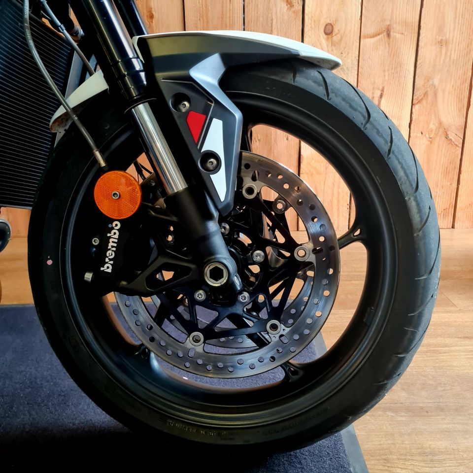 TRIUMPH STREET TRIPLE 765 R 4