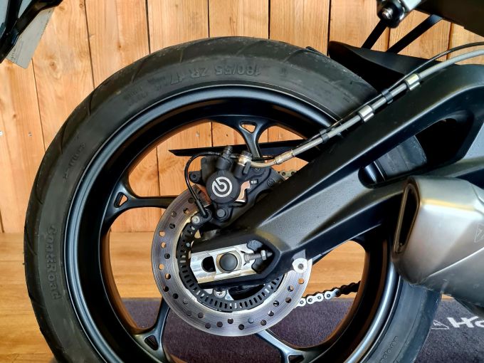 TRIUMPH STREET TRIPLE 765 R 4
