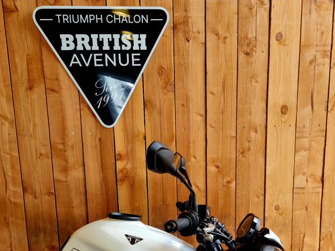 TRIUMPH STREET TRIPLE 765 R 4