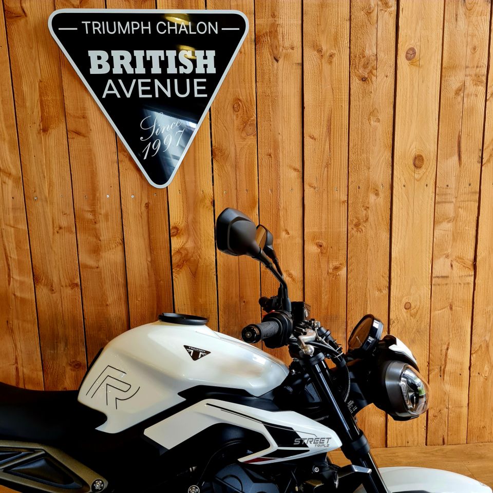 TRIUMPH STREET TRIPLE 765 R 4