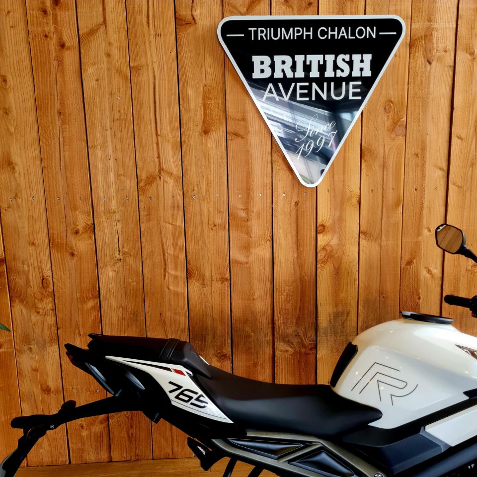 TRIUMPH STREET TRIPLE 765 R 4