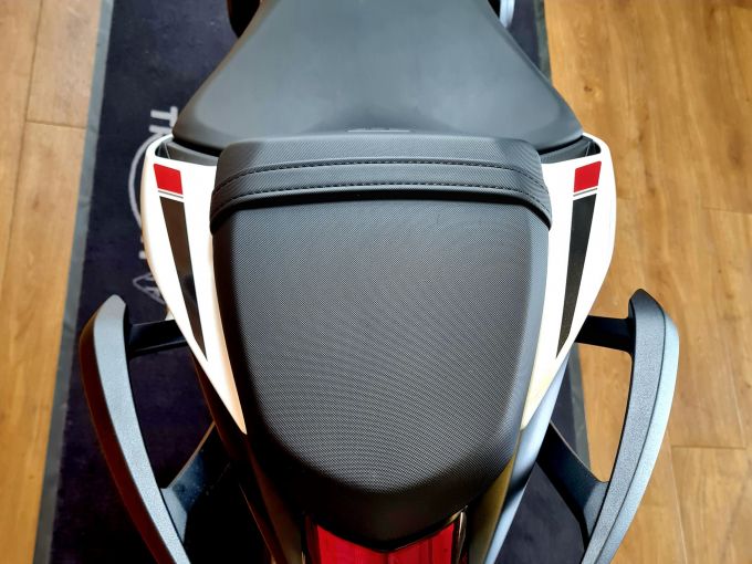 TRIUMPH STREET TRIPLE 765 R 4