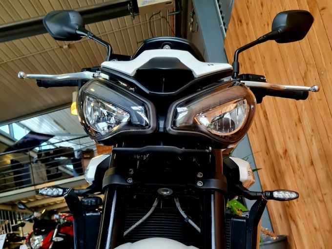 TRIUMPH STREET TRIPLE 765 R 4
