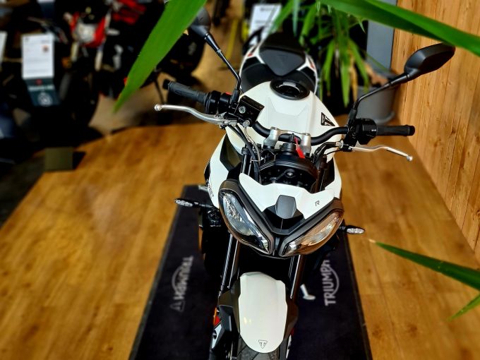 TRIUMPH STREET TRIPLE 765 R 4