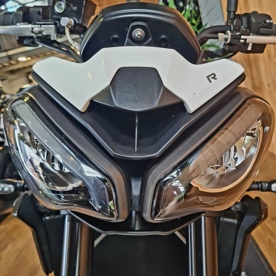 TRIUMPH STREET TRIPLE 765 R 4
