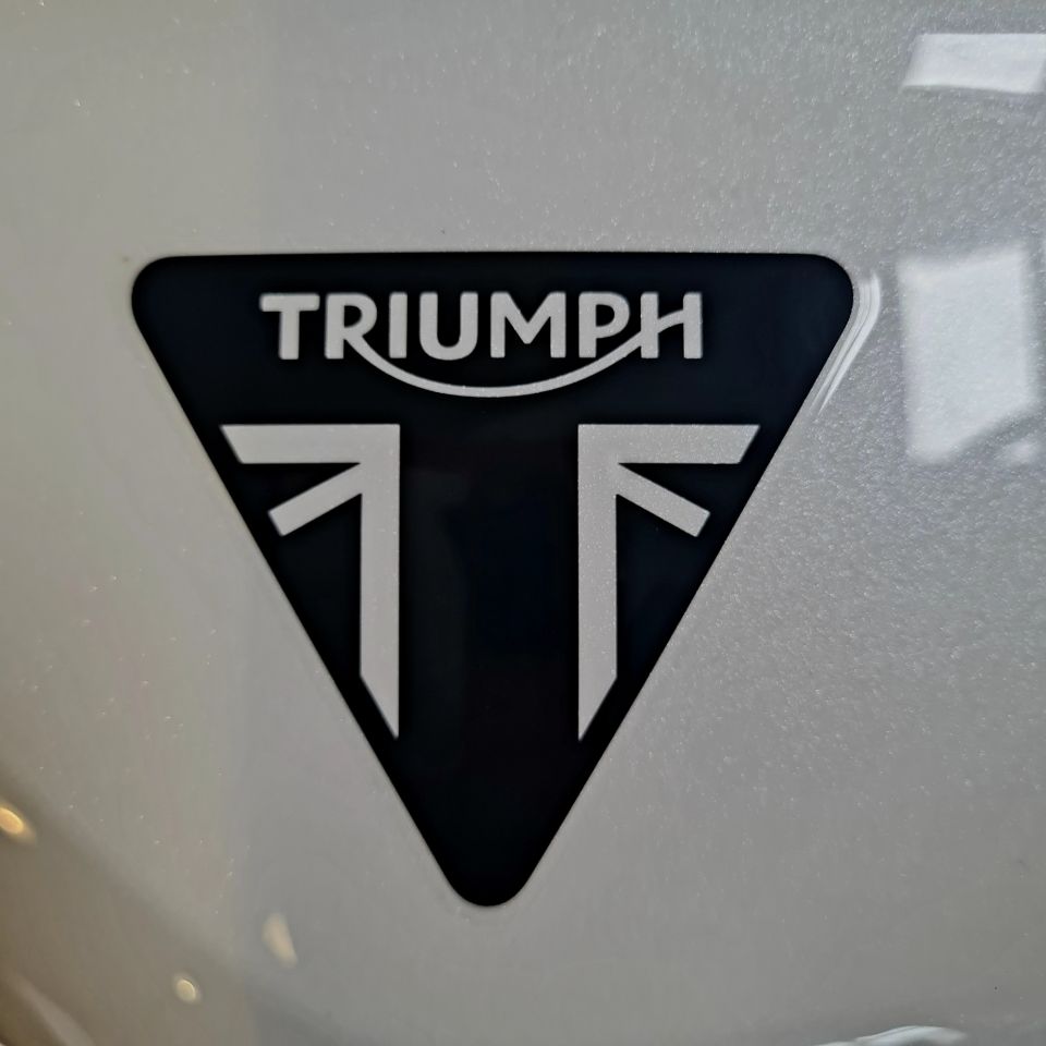 TRIUMPH STREET TRIPLE 765 R 4