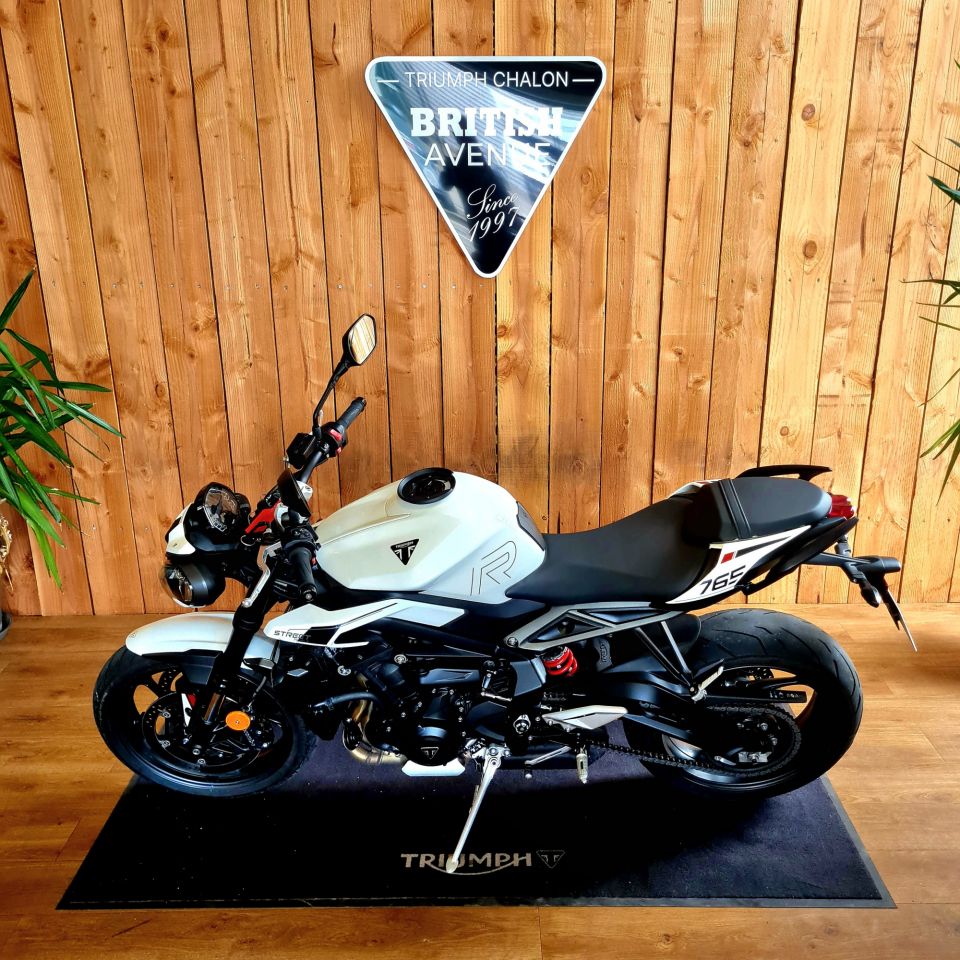 TRIUMPH STREET TRIPLE 765 R 4