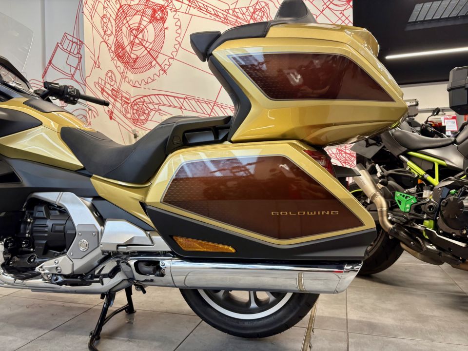 HONDA GL 1800 GOLDWING DCT 4
