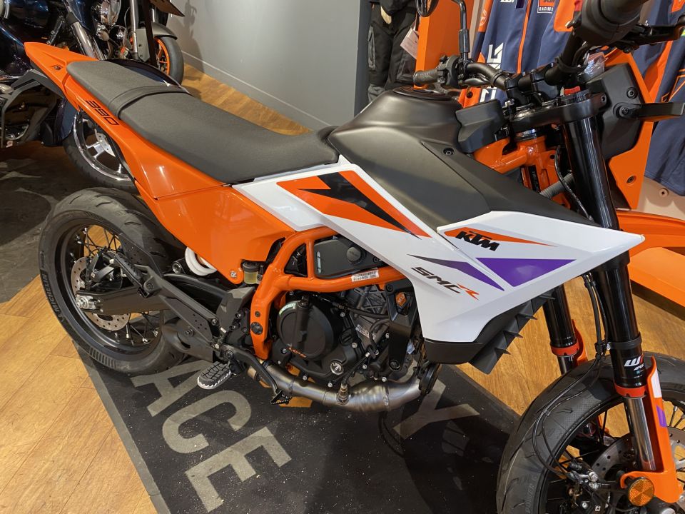 KTM 390 ADVENTURE 4