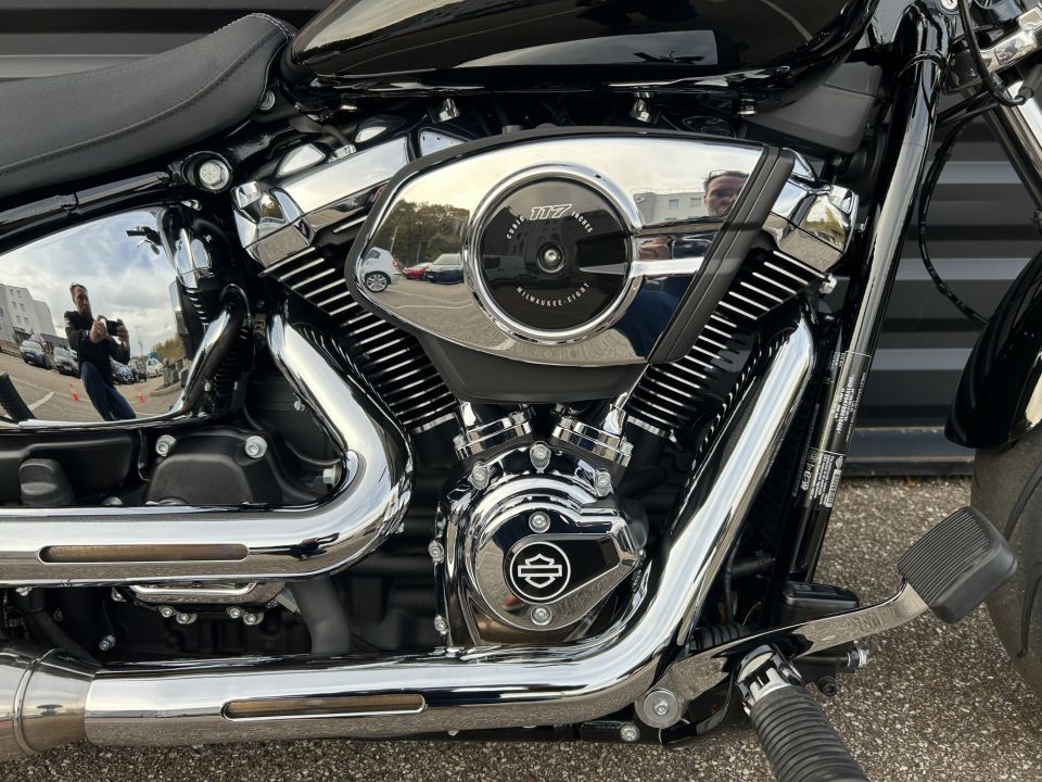 HARLEY-DAVIDSON SOFTAIL BREAKOUT 1923 4