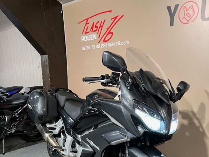 YAMAHA FJR 1300 AE 4