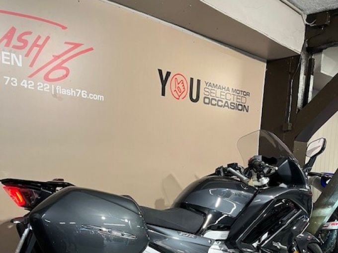 YAMAHA FJR 1300 AE 4