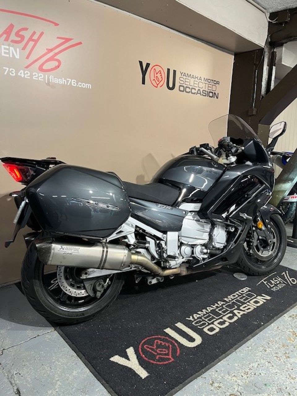 YAMAHA FJR 1300 AE 4