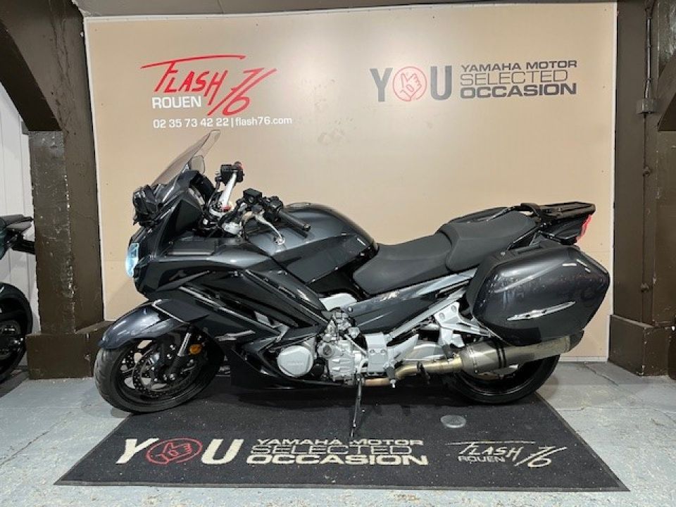 YAMAHA FJR 1300 AE 4