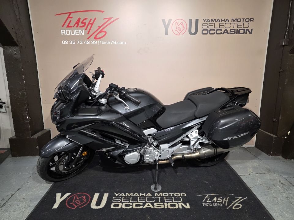 YAMAHA FJR 1300 AE 4