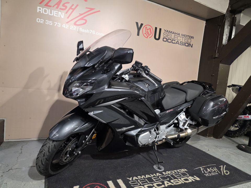 YAMAHA FJR 1300 AE 4