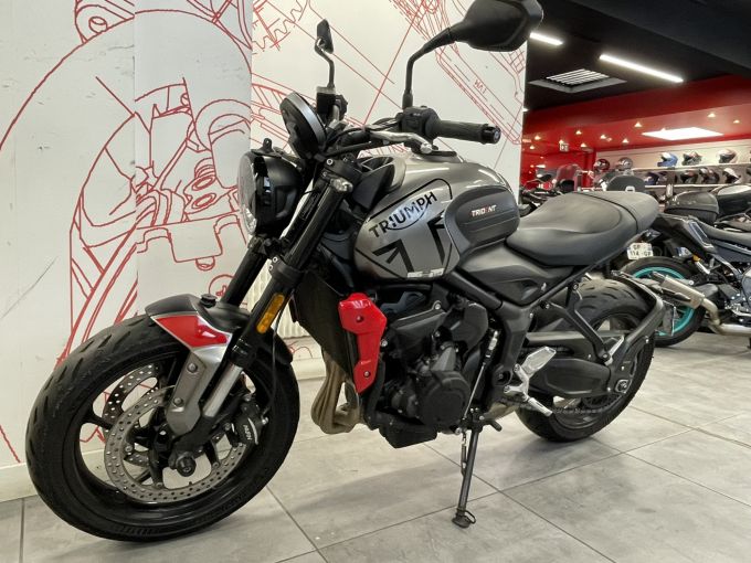 TRIUMPH TRIDENT 660 4