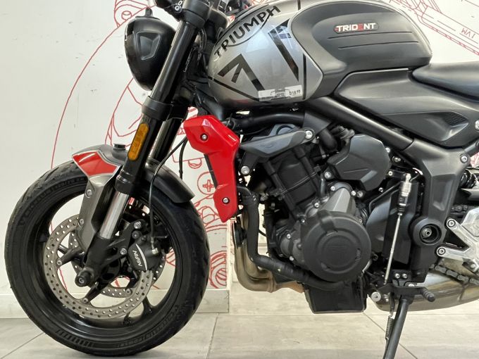 TRIUMPH TRIDENT 660 4