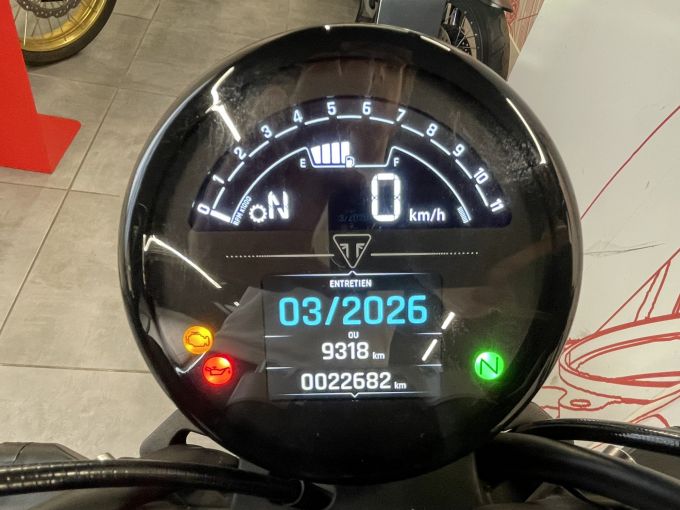 TRIUMPH TRIDENT 660 4