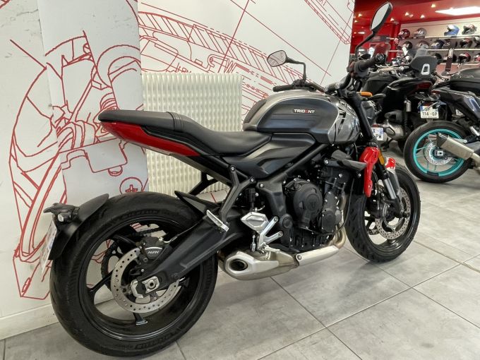 TRIUMPH TRIDENT 660 4