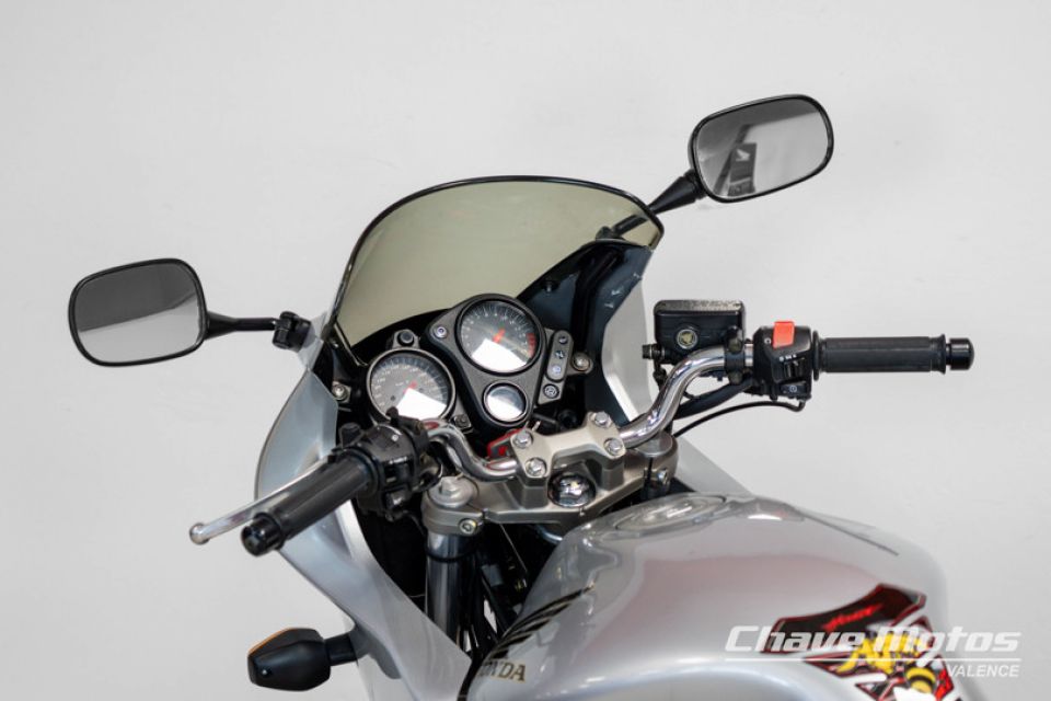 HONDA CB 600 F HORNET 4