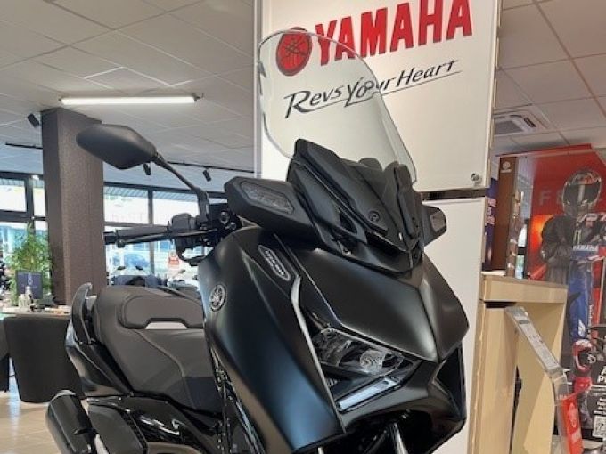 YAMAHA XMAX 300 Tech Max 4