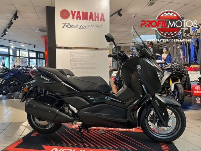 YAMAHA XMAX 300 Tech Max 4