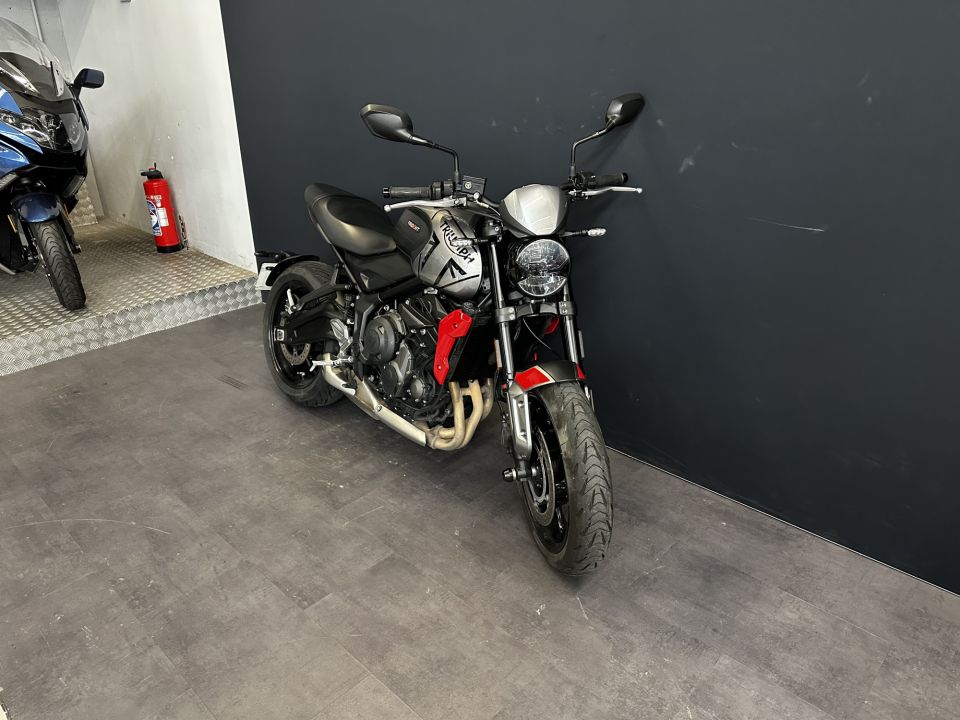 TRIUMPH TRIDENT 660 4