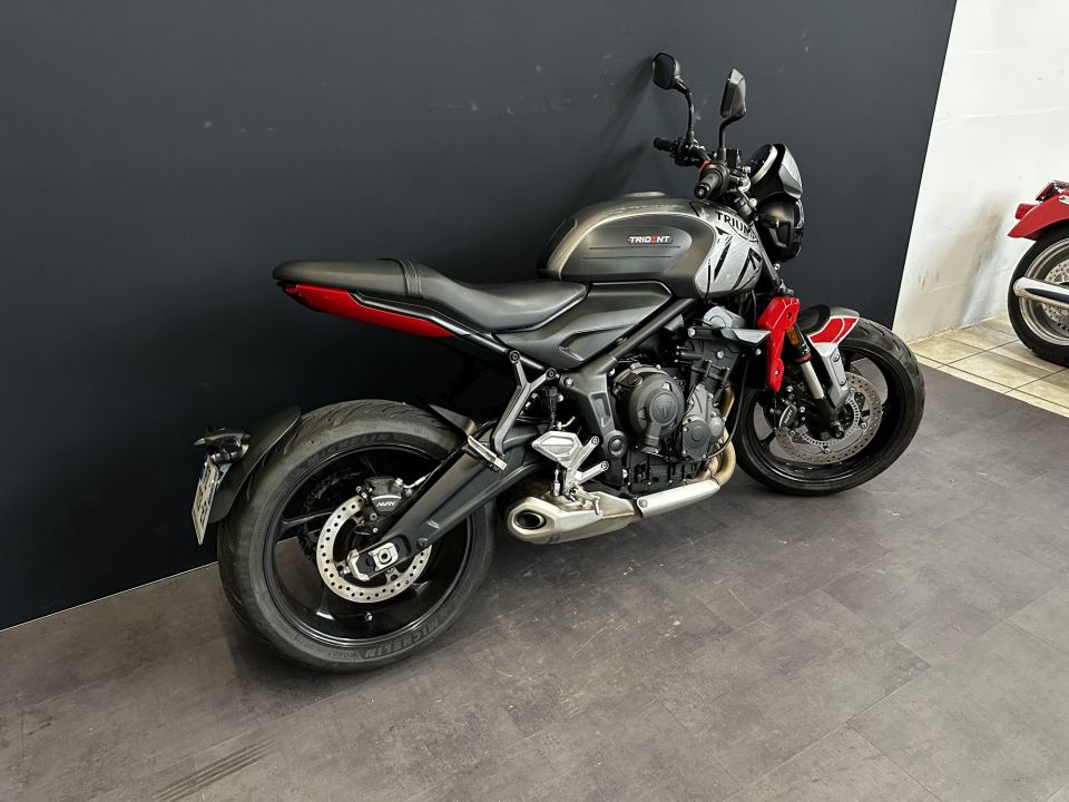 TRIUMPH TRIDENT 660 4