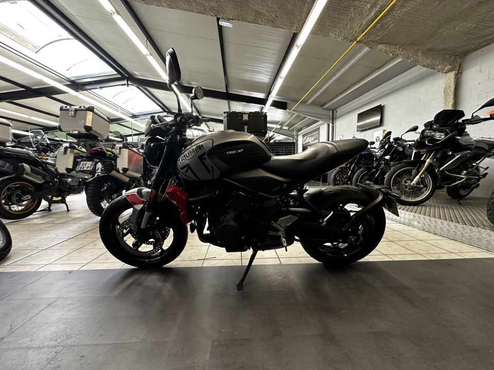 TRIUMPH TRIDENT 660 4