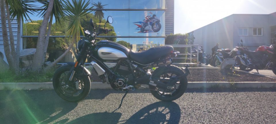 DUCATI SCRAMBLER 1100 4
