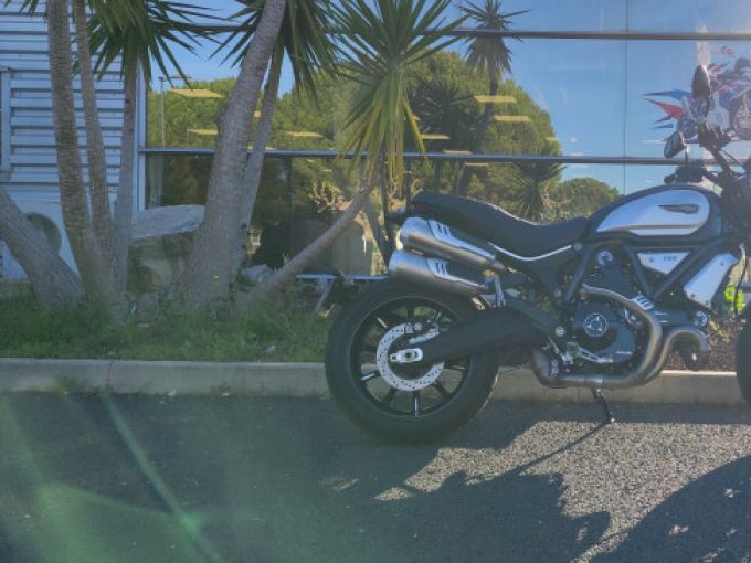 DUCATI SCRAMBLER 1100 4
