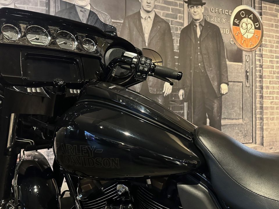 HARLEY-DAVIDSON TOURING STREET GLIDE 1923 ST 4