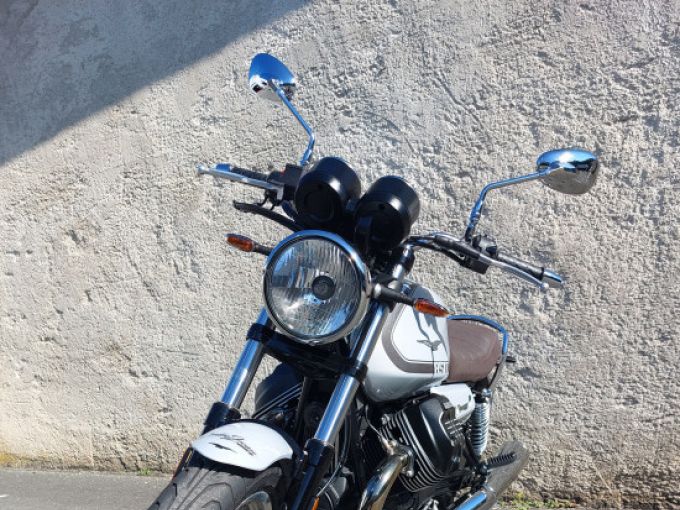 MOTO GUZZI V7 Special 850 4