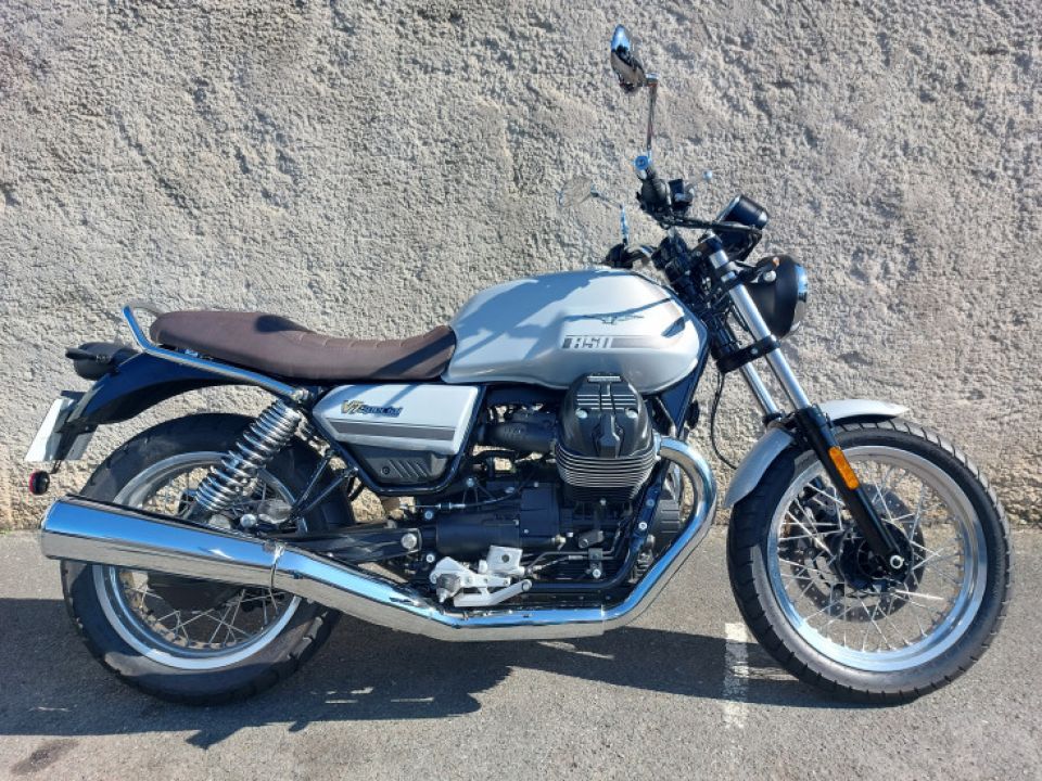MOTO GUZZI V7 Special 850 4