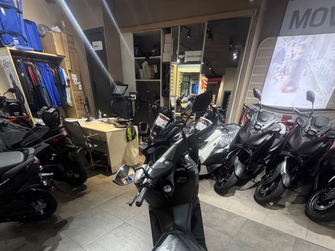 YAMAHA NMAX 125 4