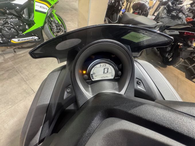 YAMAHA NMAX 125 4