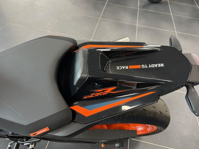 KTM 890 DUKE R 4
