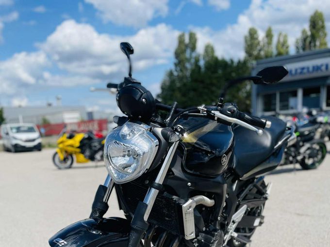 YAMAHA FZ 600 4