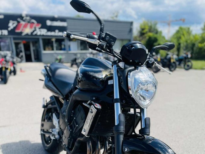 YAMAHA FZ 600 4
