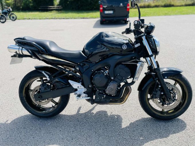 YAMAHA FZ 600 4