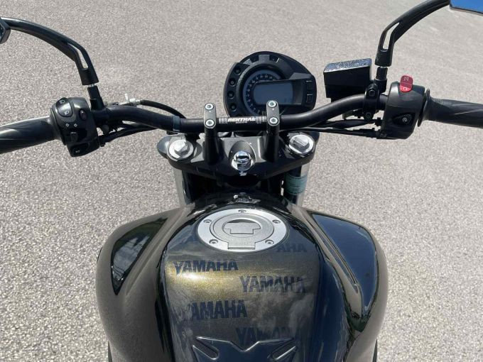 YAMAHA FZ 600 4