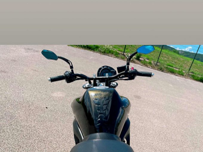 YAMAHA FZ 600 4