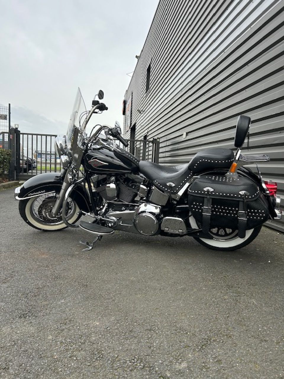 HARLEY-DAVIDSON SOFTAIL HERITAGE 1584 4