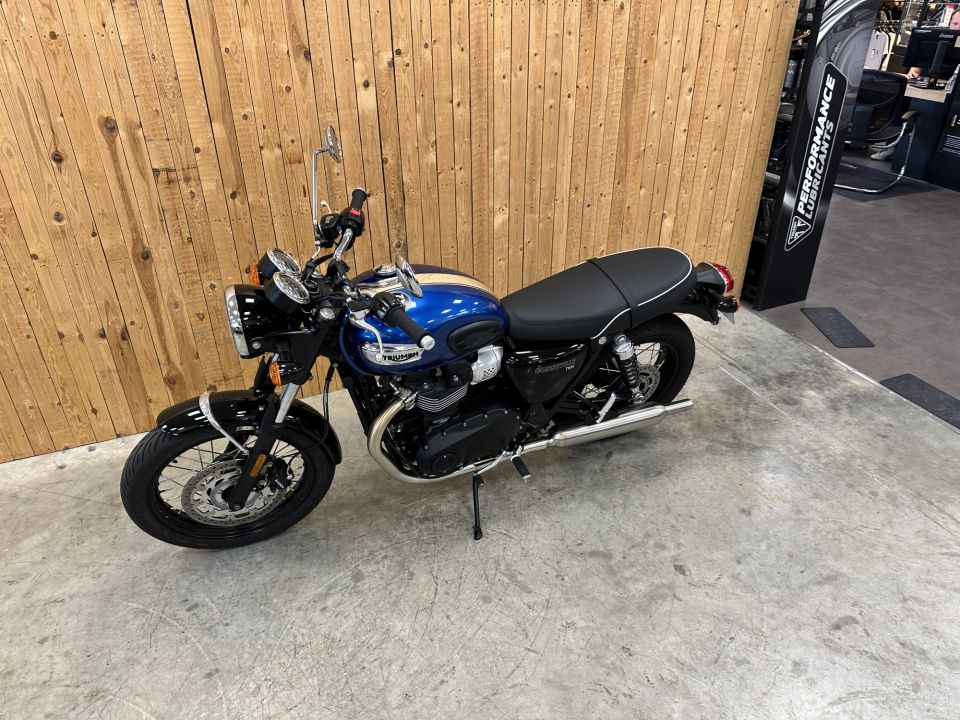 TRIUMPH BONNEVILLE T100 CHROME EDITION 4