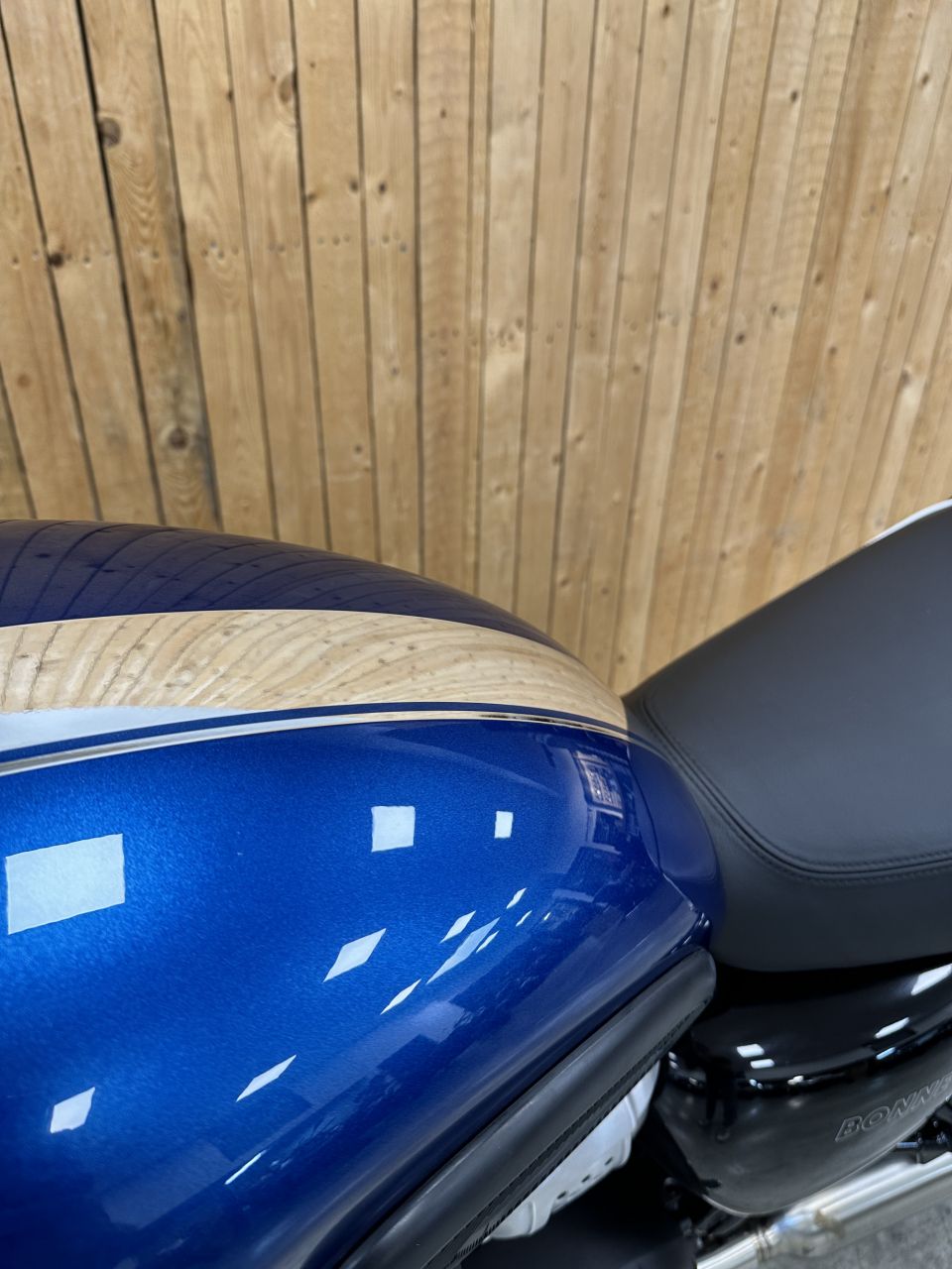 TRIUMPH BONNEVILLE T100 CHROME EDITION 4