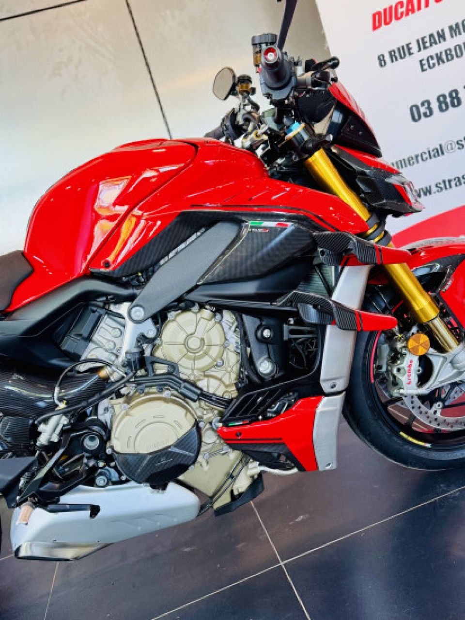 DUCATI Streetfighter V4 4
