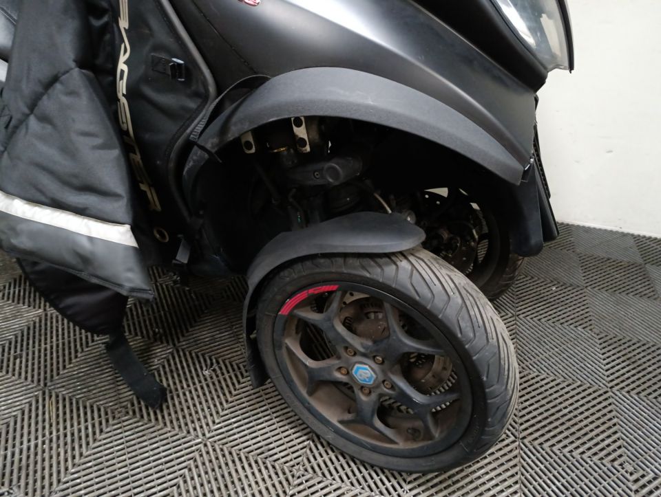 PIAGGIO MP3 300 LT 4