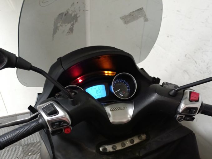 PIAGGIO MP3 300 LT 4