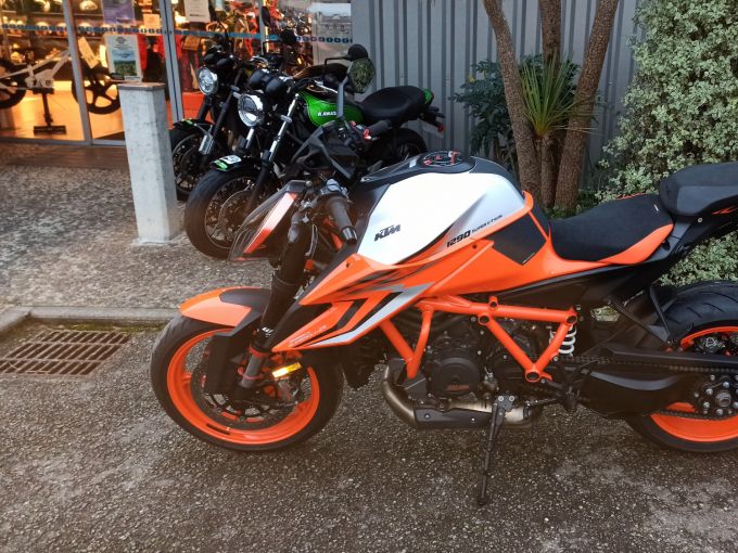KTM 1290 SUPER DUKE R 4